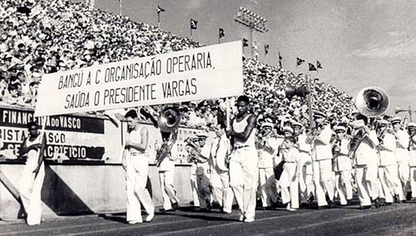 dia-do-trabalho-1941-vargas-stadium-parade